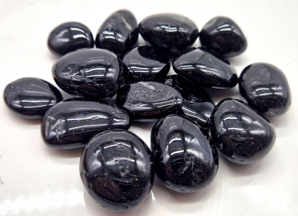 Pierre tourmaline noire